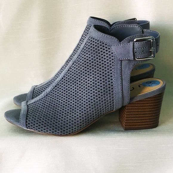 NWOT Baby Blue Peep Toe Shootie - Picture 3 of 8